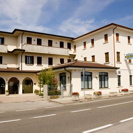 Hotel Ristorante Dotto Varago Exterior photo