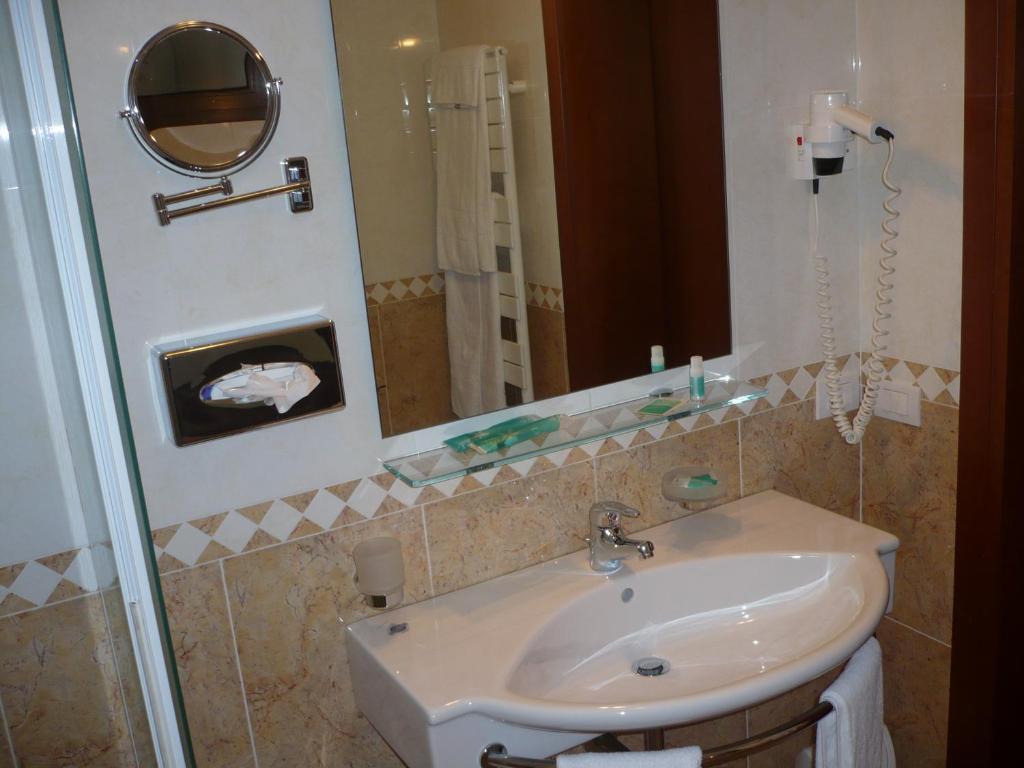 Hotel Ristorante Dotto Varago Room photo