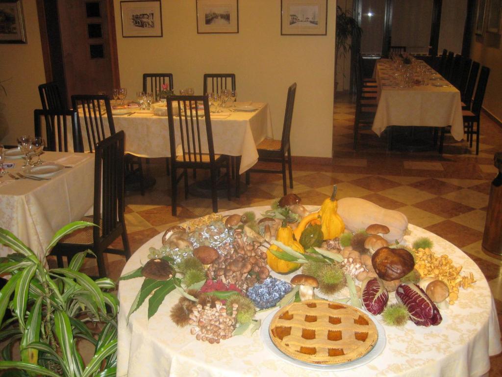 Hotel Ristorante Dotto Varago Exterior photo