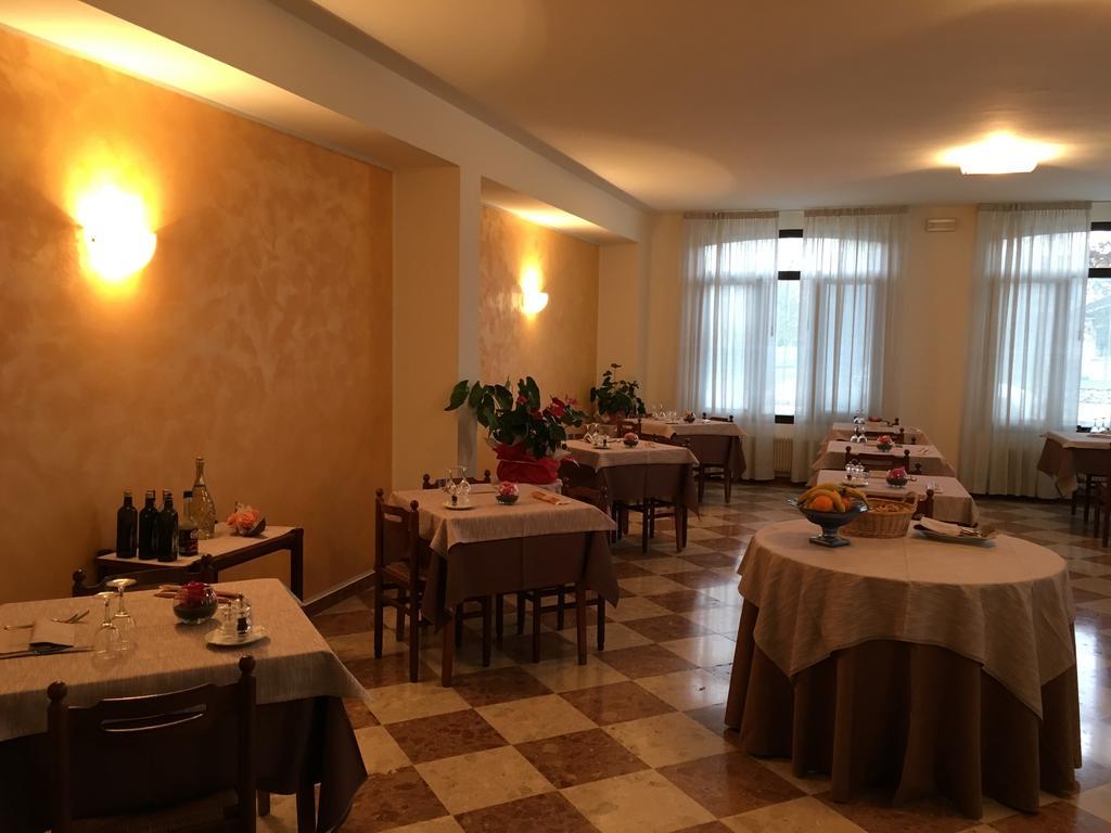 Hotel Ristorante Dotto Varago Exterior photo