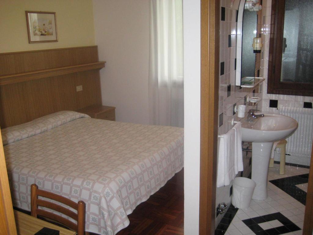 Hotel Ristorante Dotto Varago Room photo