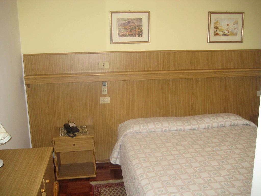 Hotel Ristorante Dotto Varago Room photo